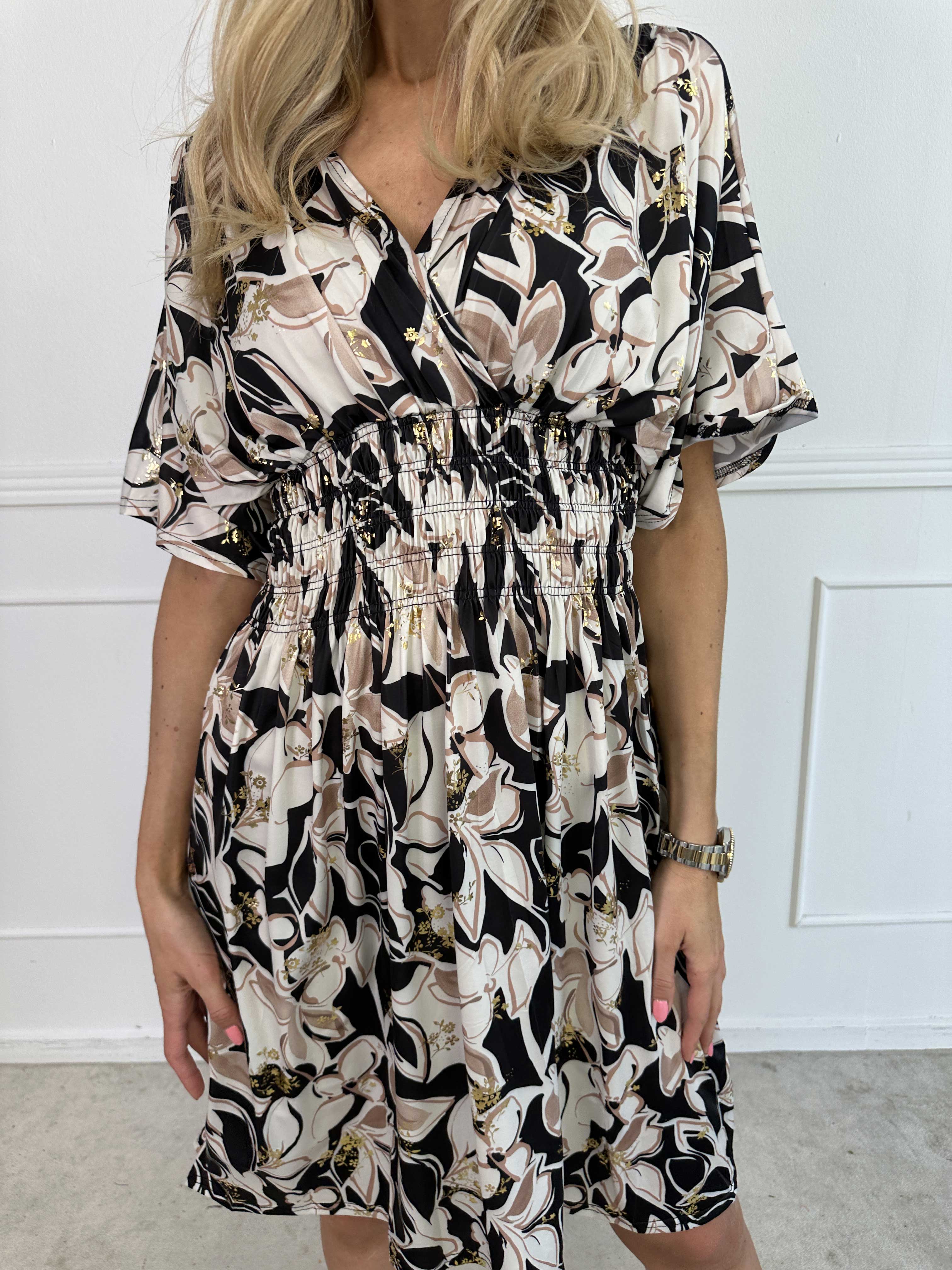 Pams Blossoming Short - Elastisk mønstret kjole med smock